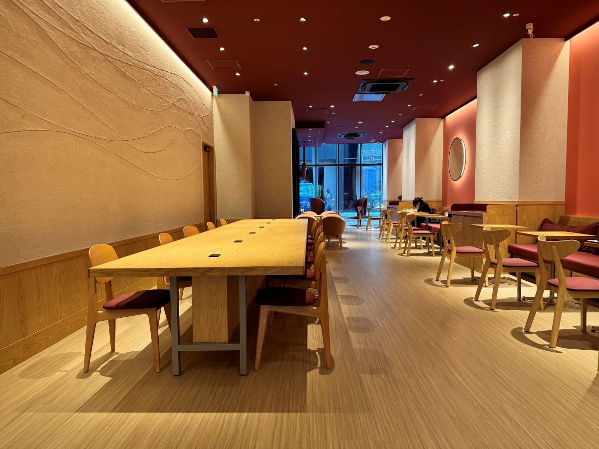 「コスタコーヒー CURA銀座店」店内