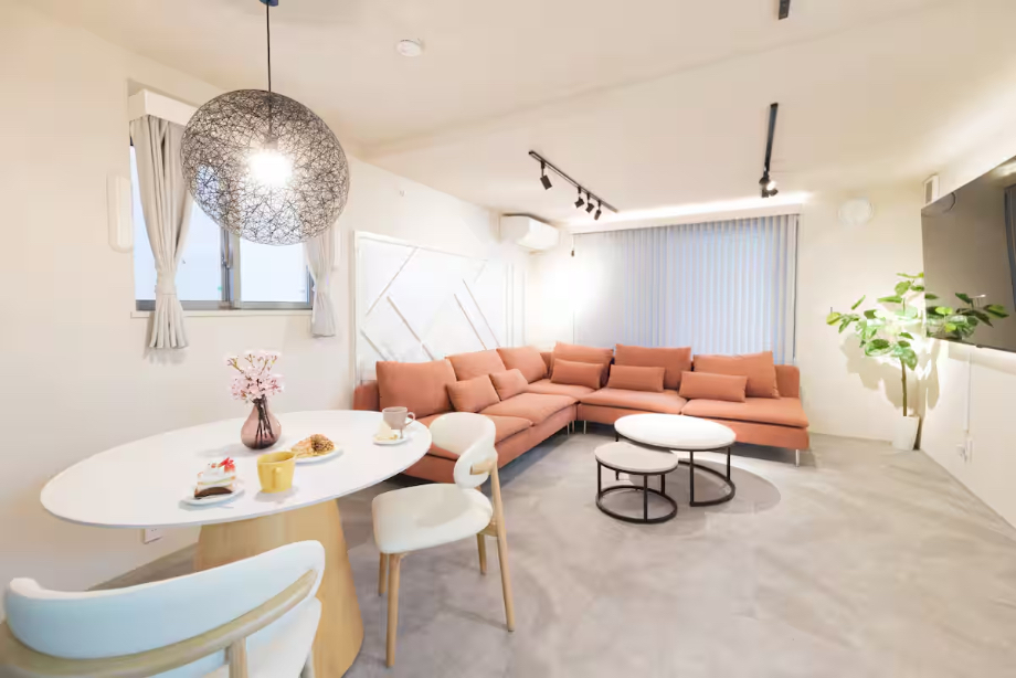 リビングダイニング／Photo：Airbnb