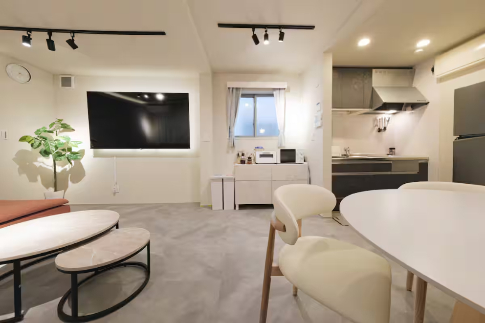 リビングダイニング／Photo：Airbnb