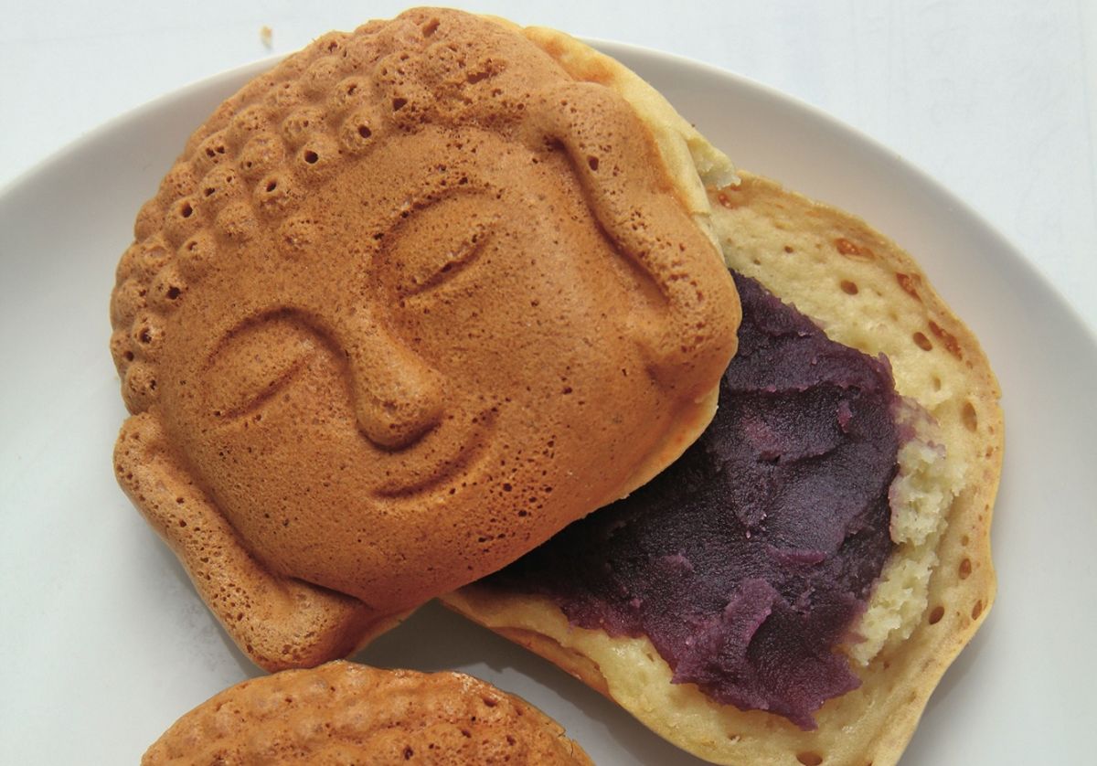 ともや 鎌倉小町店の大仏さま焼き1個250円〜