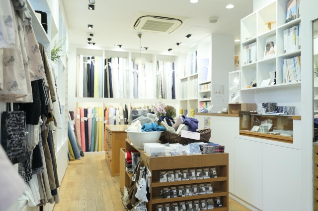 CHECK＆STRIPE 神戸店