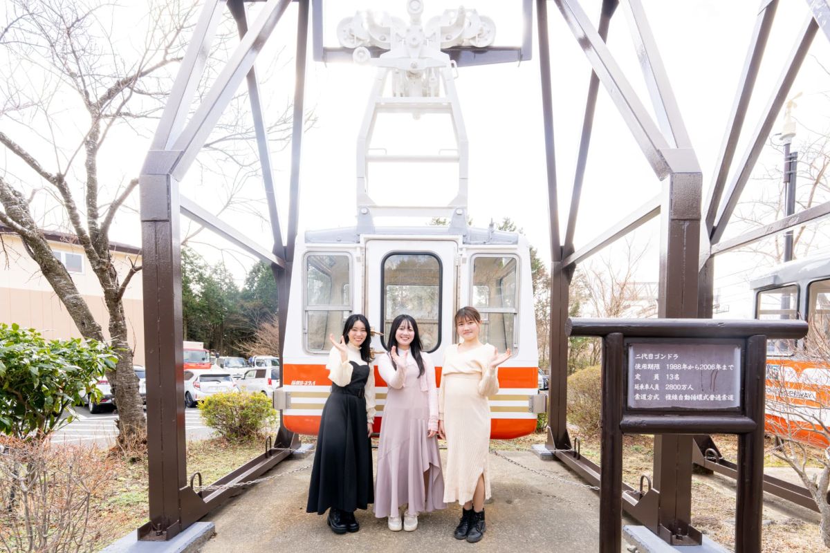 二代目ゴンドラと一緒に記念撮影