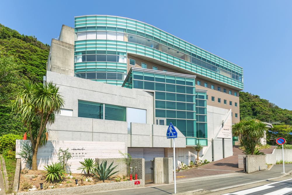 葉山うみのホテルの外観