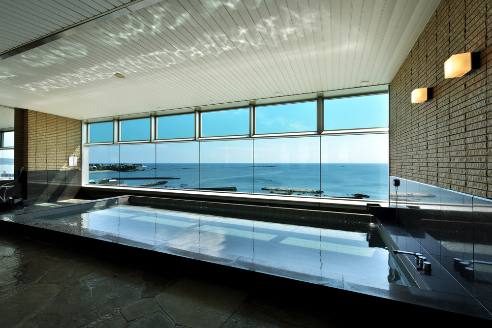 葉山うみのホテルの大浴場