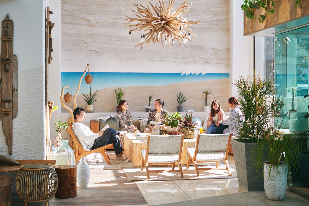 葉山うみのホテルのロビーラウンジ