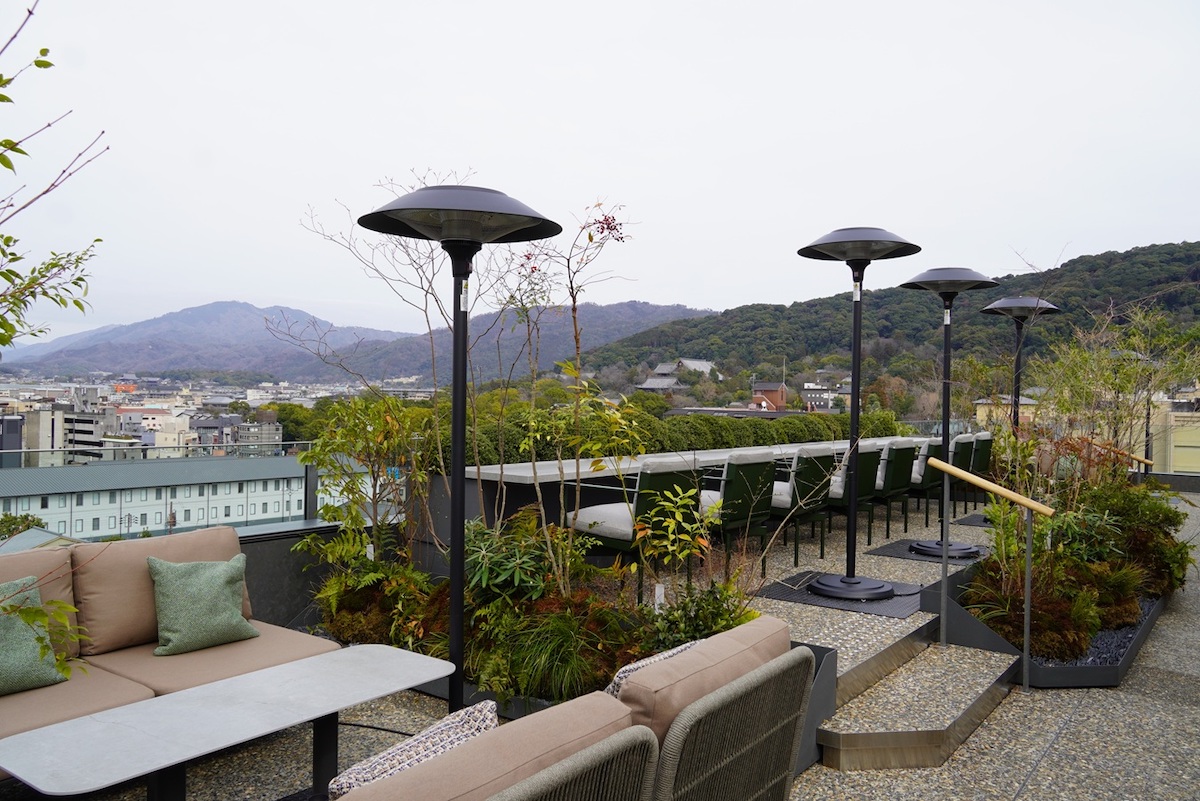 ルーフトップバー「ザ ルーフトップ」