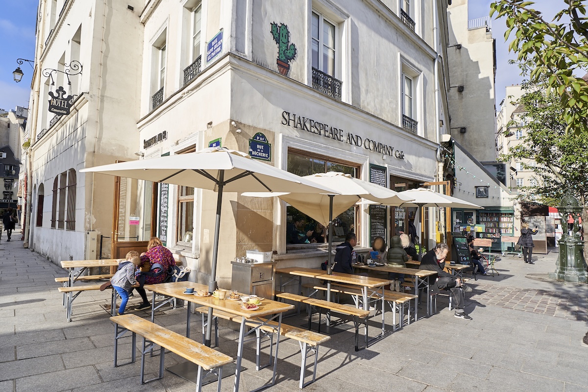 書店に併設する「シェイクスピア＆カンパニー・カフェ」