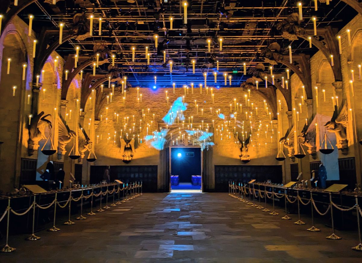 映画でも数々の重要なシーンが描かれた大広間