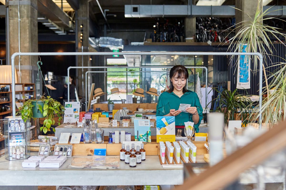 ONOMICHI U2内の雑貨がずらり