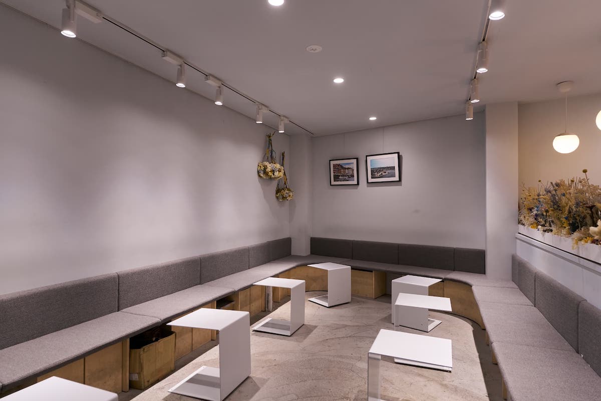 店内 ソファー席