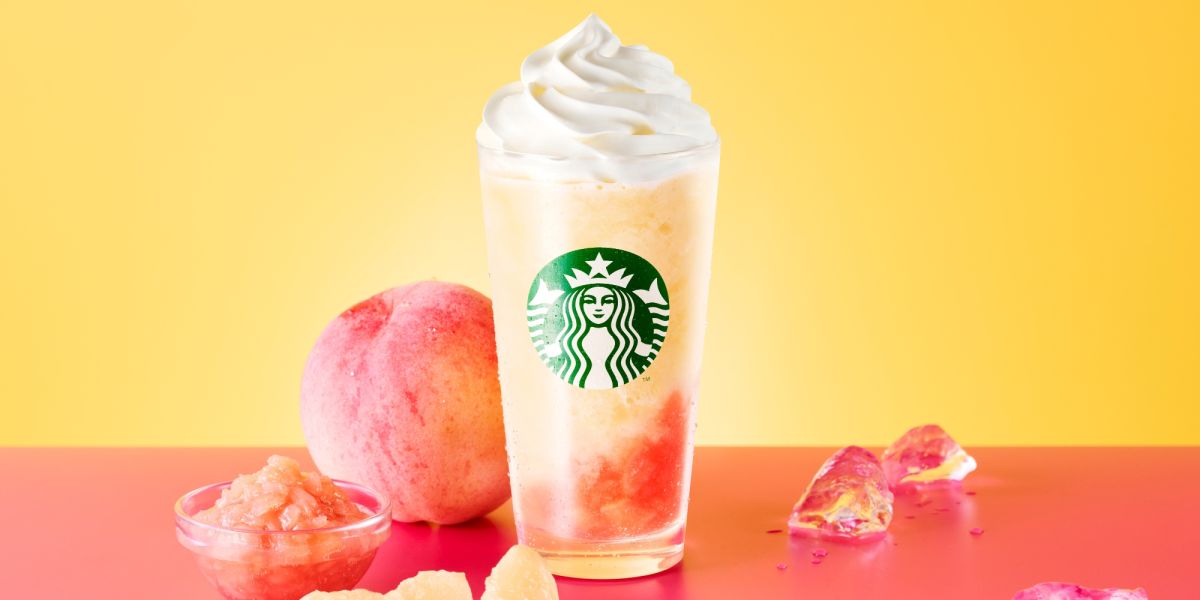 【スタバ新作・2026年】みずみずしく熟した白桃の甘さ香る「My フルーツ³ フラペチーノ® 完熟白桃」が登場