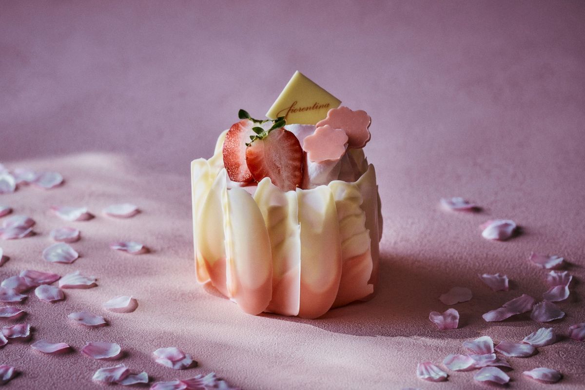 「グランド プレミアム ショートケーキ 桜」2200円