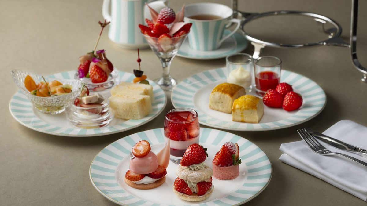 【東京ステーションホテル】デザートプレートもドリンクも、アフタヌーンティーも！ 春イチゴが彩る「幸運のストロベリースイーツ」