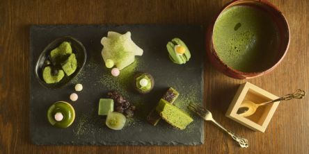 京都・西本願寺の元宿坊を生かした和カフェ「京町家いづも 花のか」。築120年の京町家で抹茶スイーツづくし