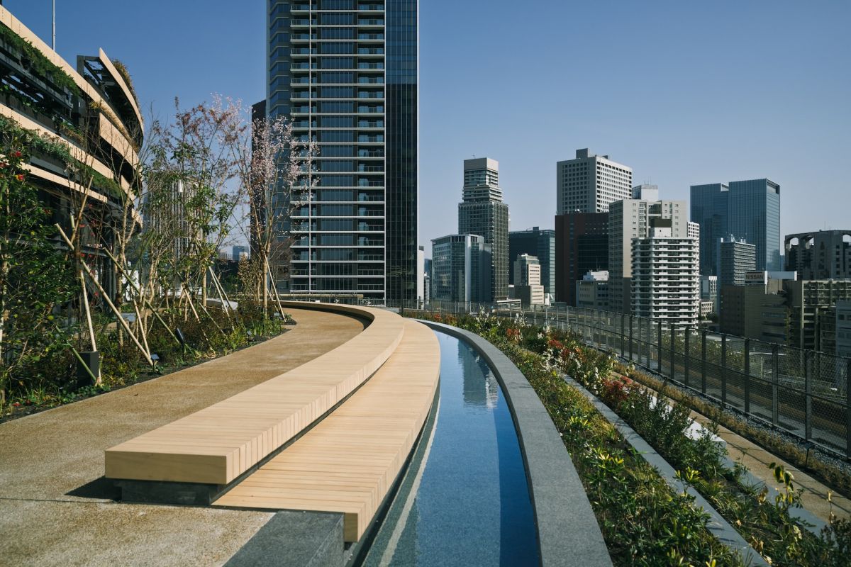 無料で足湯が楽しめる「足湯テラス」／Photo: Yasuyuki TAKAKI