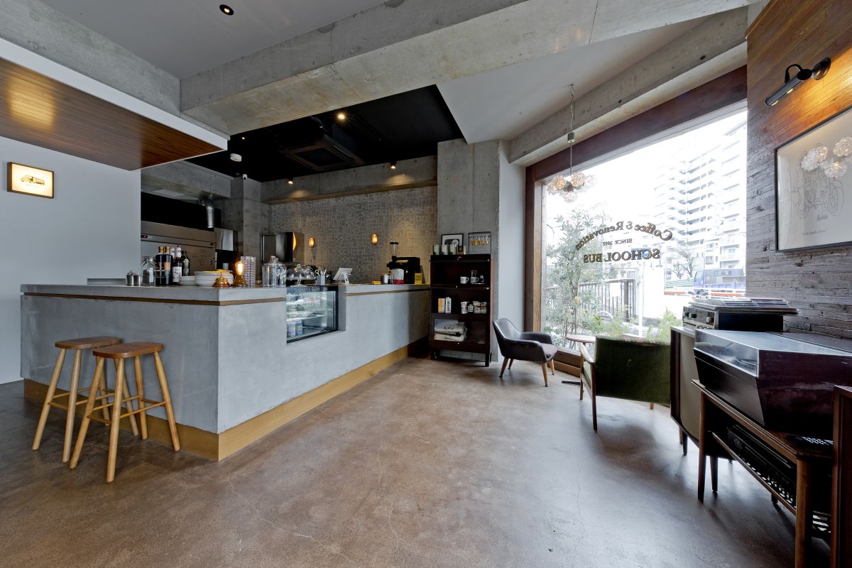 SCHOOL BUS COFFEE STOP NAKAMEGURO店内