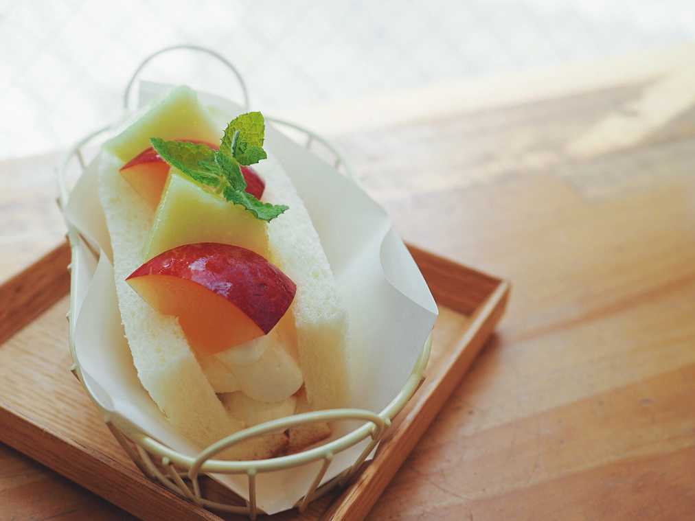 「フルーツサンド」は10～4月の13時～19時30分に提供