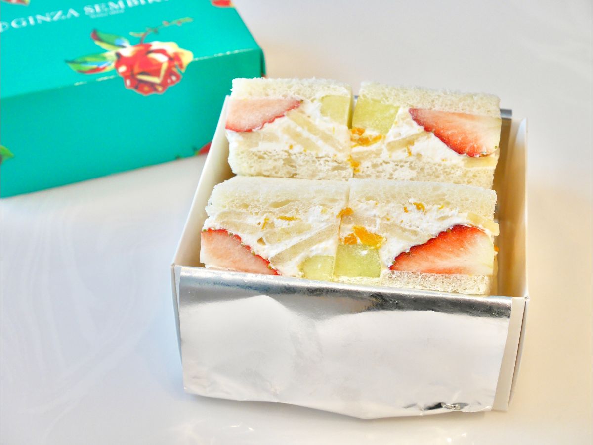 「フルーツサンド」1512円