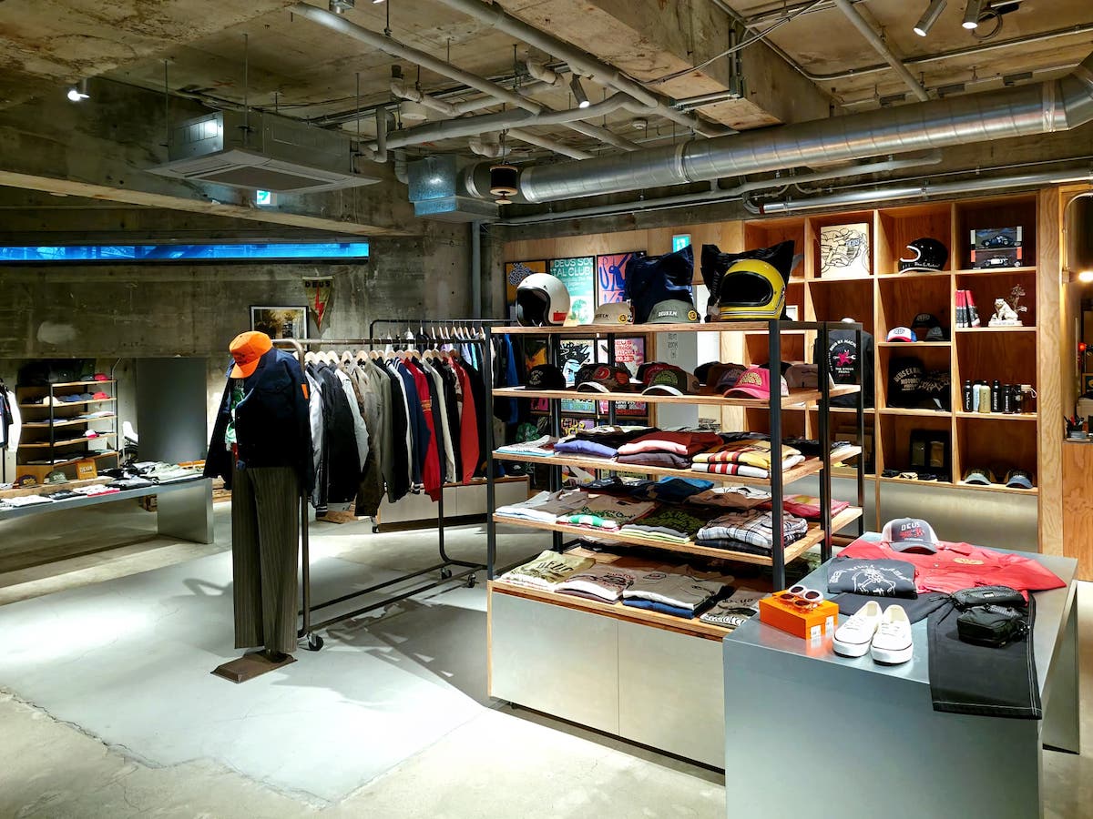 2階アパレルフロア