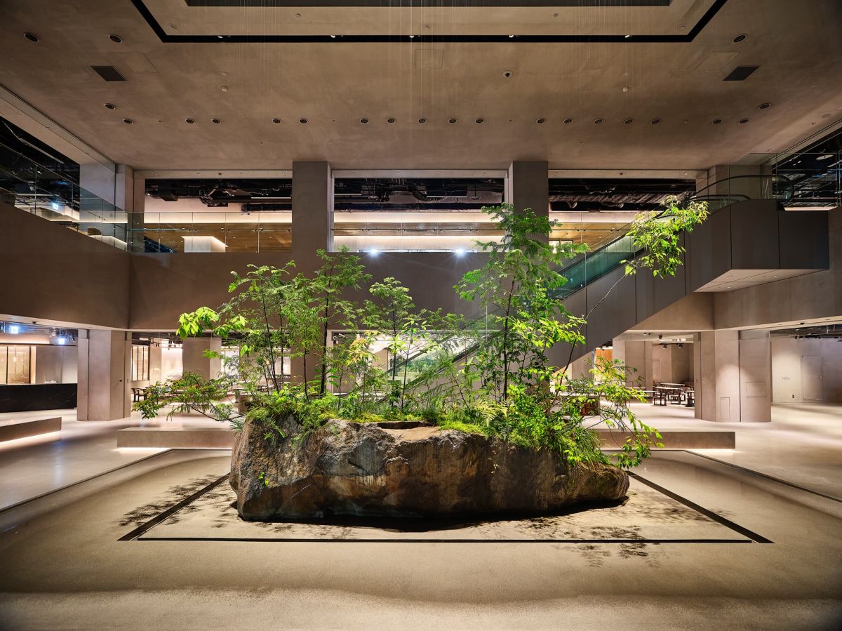 「館内の洗練された空間」