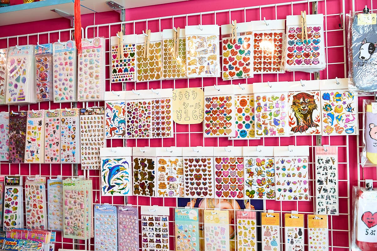 「キラキラシール」各165円