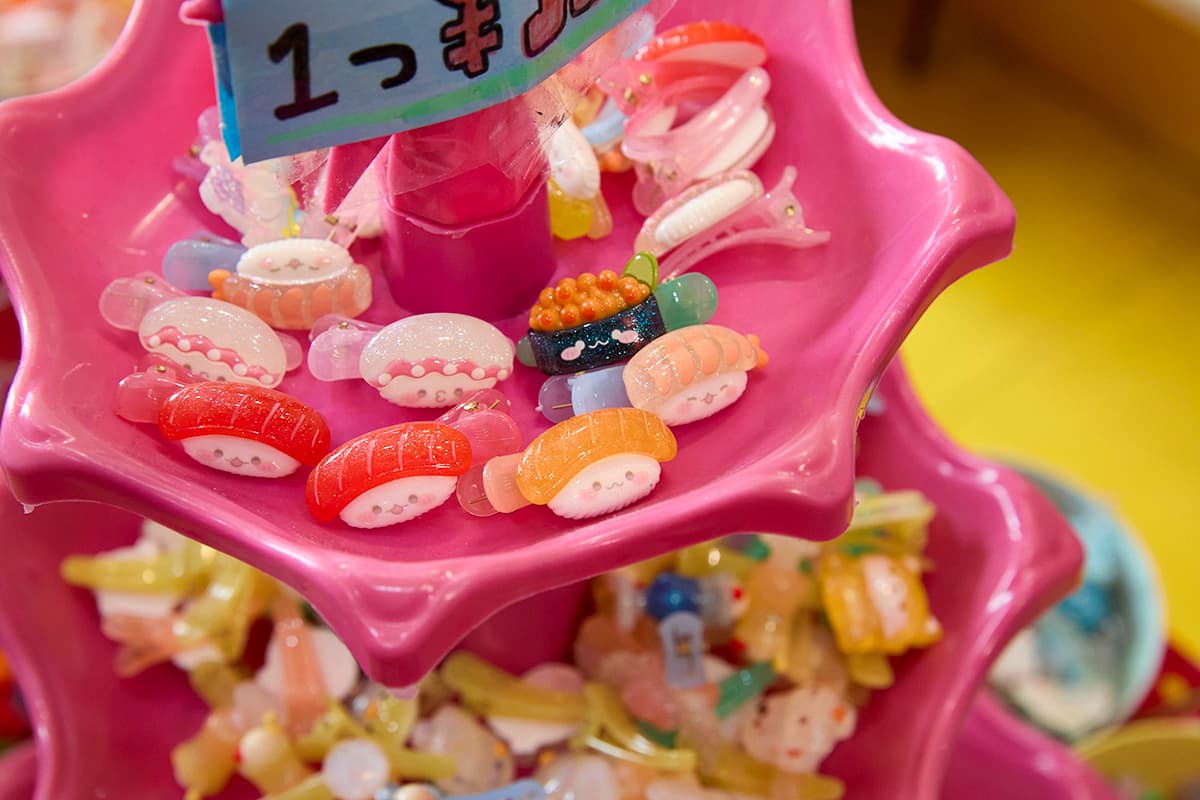 「ヘアクリップ」各110円