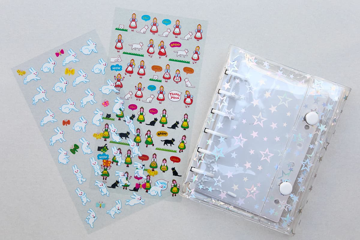 「フリップブックシール」各330円、「シールバインダー」770円