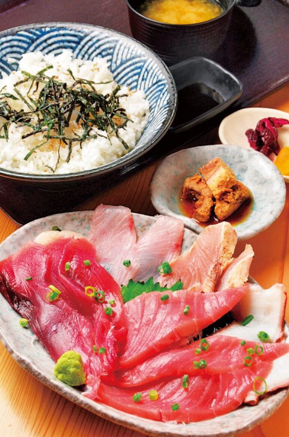 勝浦港市場食堂勝喰