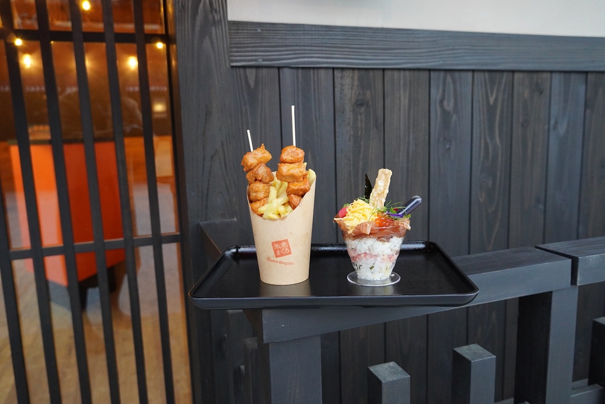 （左）「まぐろ竜田揚げ」と「まぐろ風味ポテトフライ」各800円、（右）「まぐろのパフェ」1650円