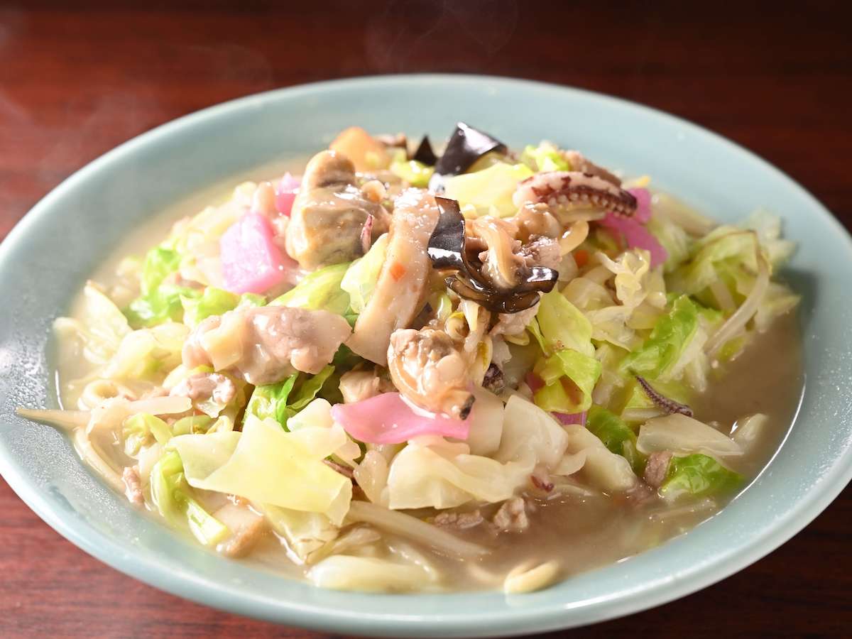 具材は約10種類。この豪華な山盛り、すごいでしょ♪