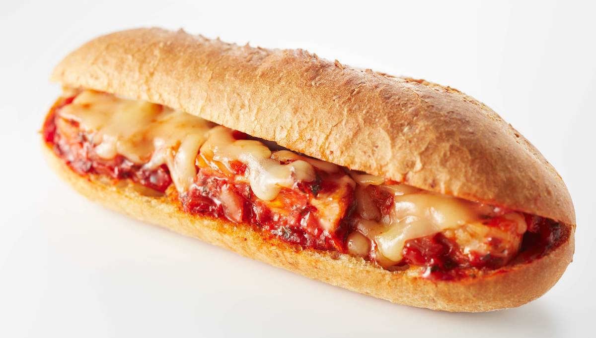 「チキン&チーズアラビアータ 石窯フィローネ」570円