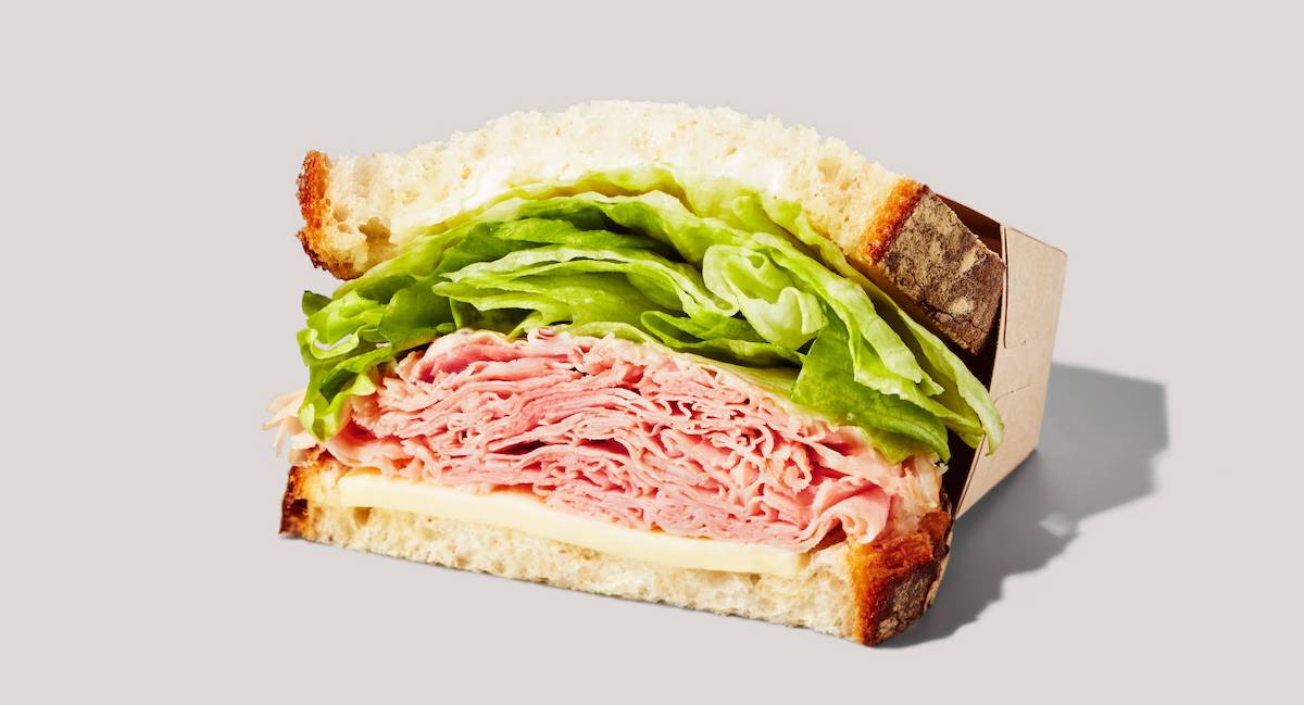 「ハム&チーズ 石窯カンパーニュサンド」590円