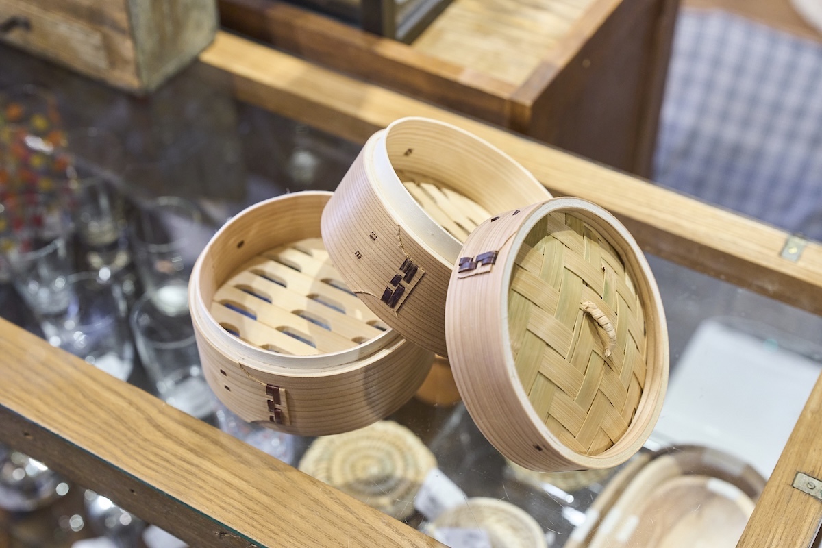 サイズは18cm、21cmもあるが、ひとり暮らしには15cmが人気