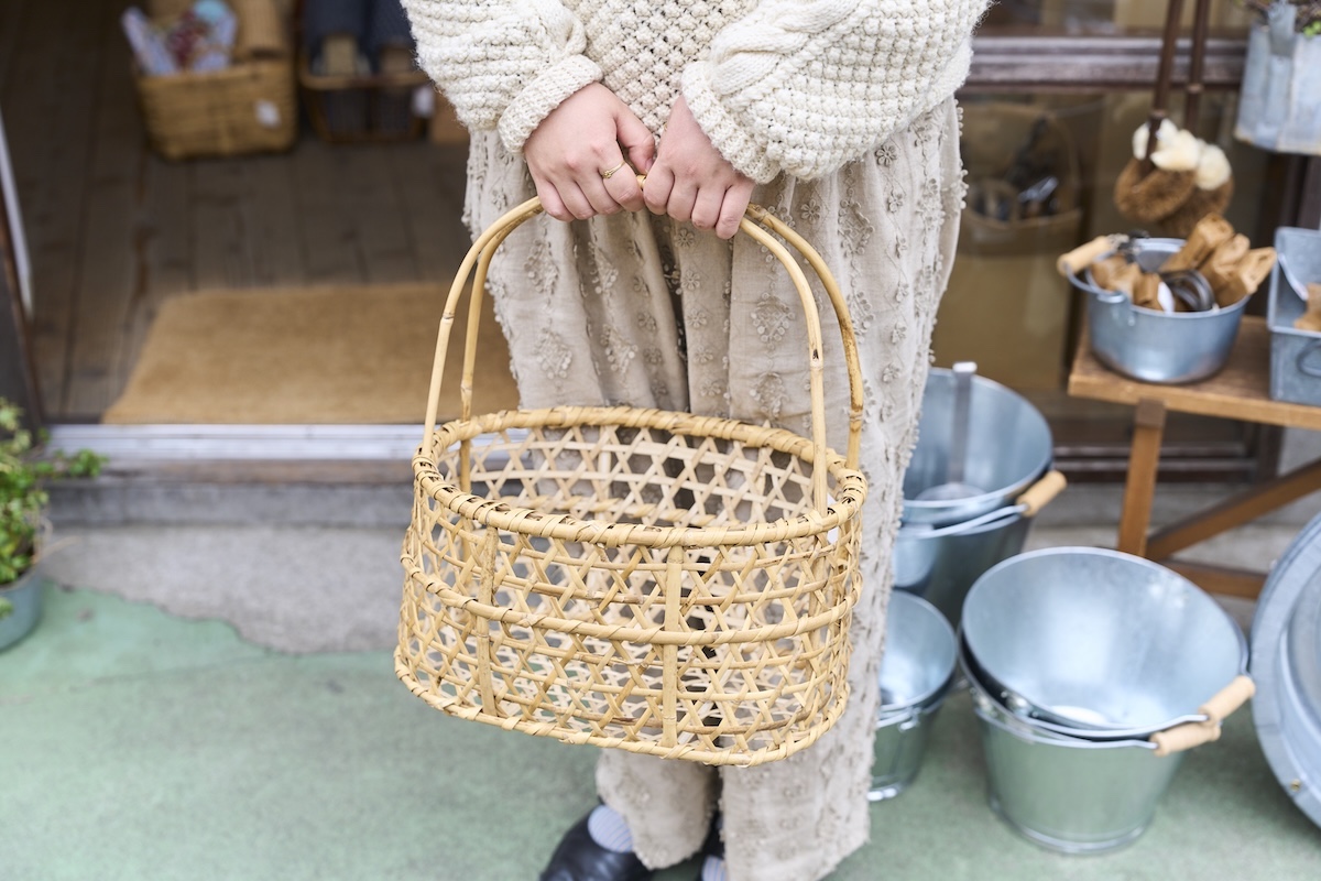 「会津おしんかご」1万6500円。リンゴなどの収穫用として使われている