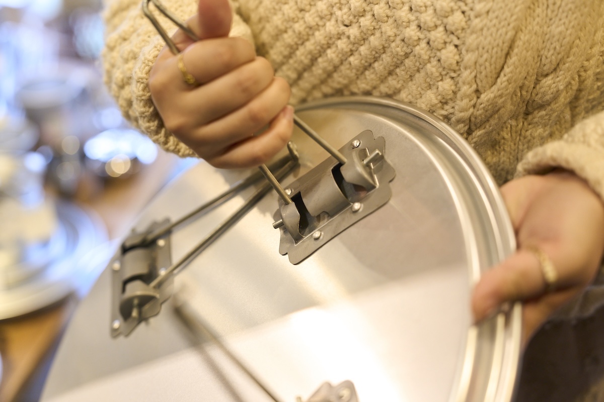 足をたためば、収納に場所を取らない