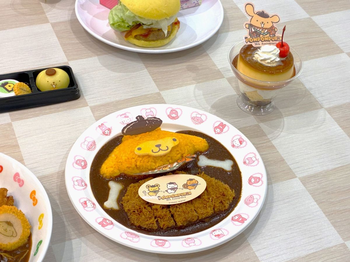 「ポムポムプリンとチームプリンのアニバーサリー欧風カツカレー」1700円