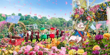 【2026最新】関東近郊のバラ情報まとめ～花畑の絶景や、コラボイベント、バラにちなんだグルメも！フォトジェニックな1枚を撮りに行こう～