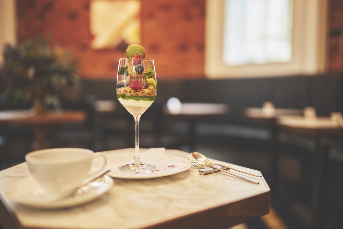 「『カール・ヴァルザー』展 コラボレーションパフェ」1800円 ※販売期間：2026年4月21日～6月21日