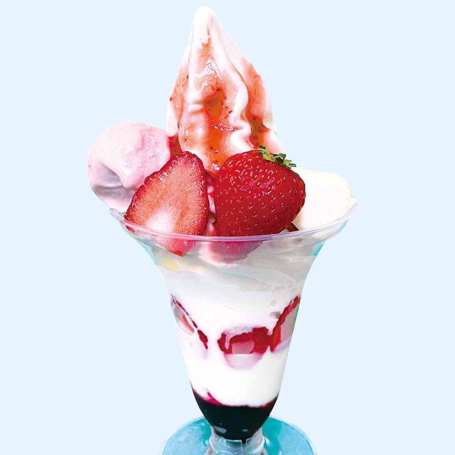 ［十勝清水］あすなろファーミング／放牧ミルクと苺のあすなろパフェ（１個）１，１８８円　実演 各日限定１００個