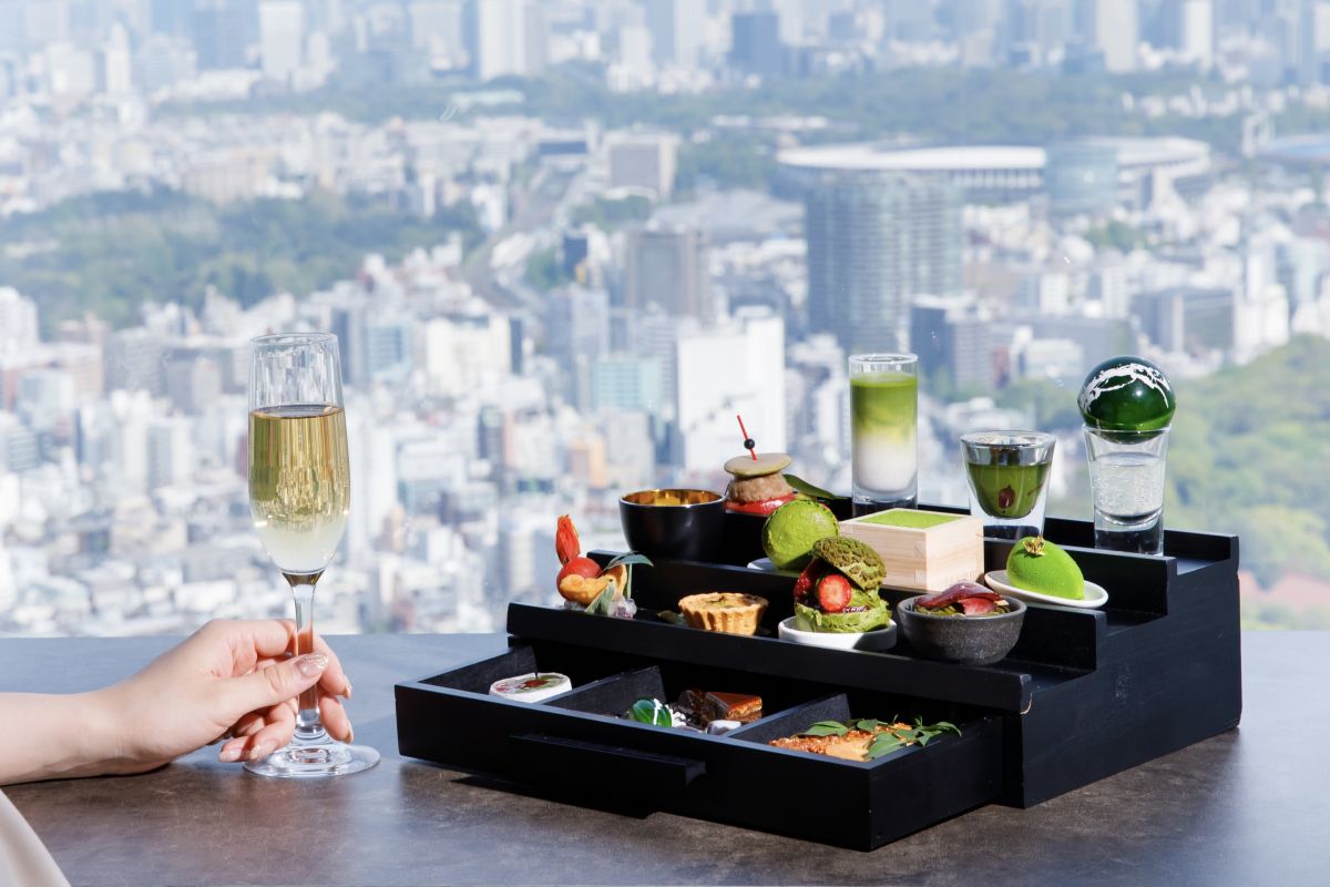 「抹茶アフタヌーンティー」9000円（1人前）