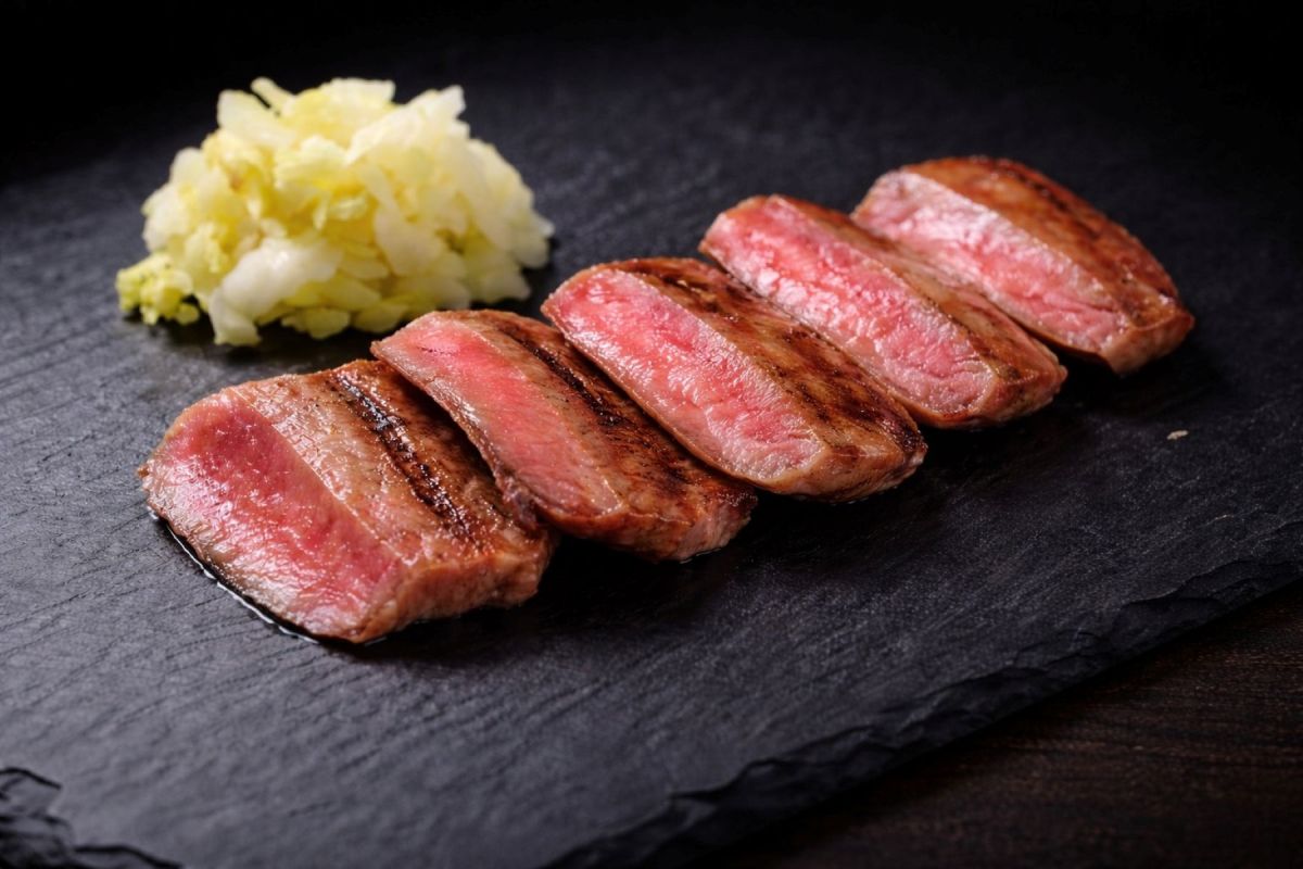 厚切り牛タンステーキ＜AKASAKA Tan伍（東京都港区）＞