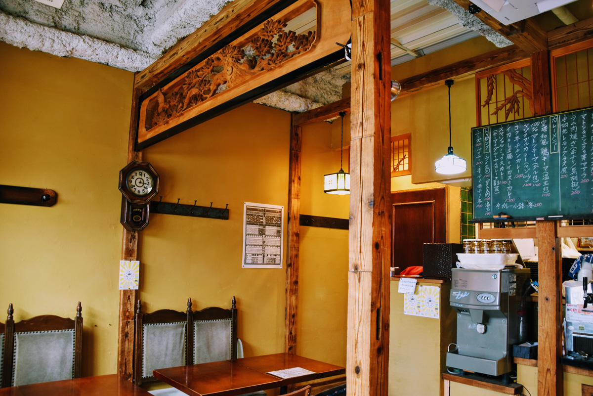「旧ヤム邸シモキタ荘」店内
