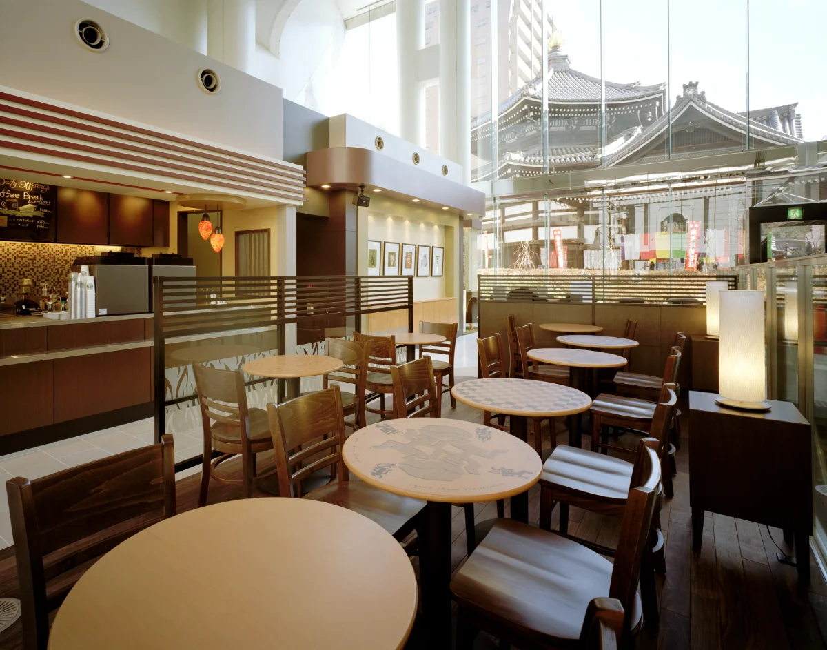 「スターバックス コーヒー 京都烏丸六角店」