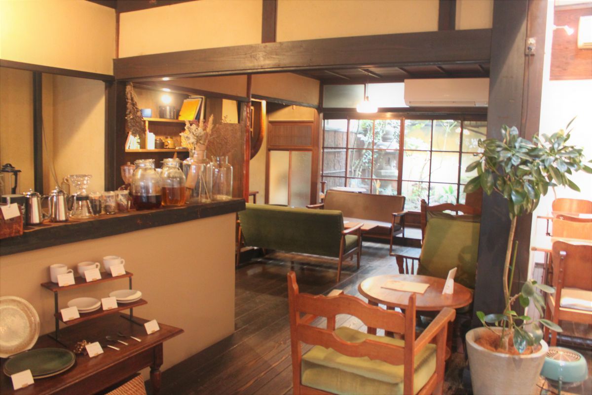 「cafe marble 仏光寺店」店内