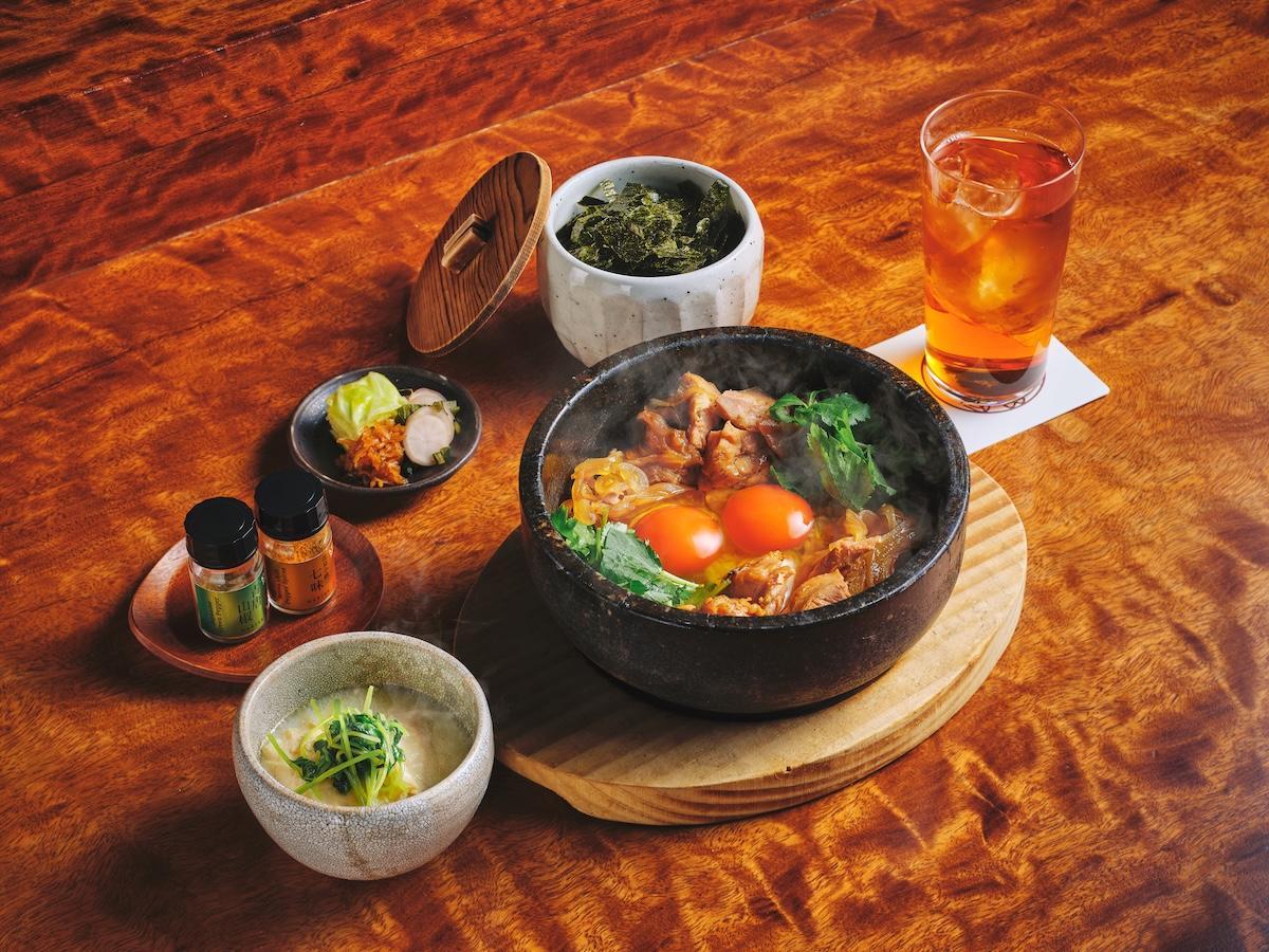 侘家名物「石焼親子丼セット」2180円　※2026年4月22日（水）以降販売