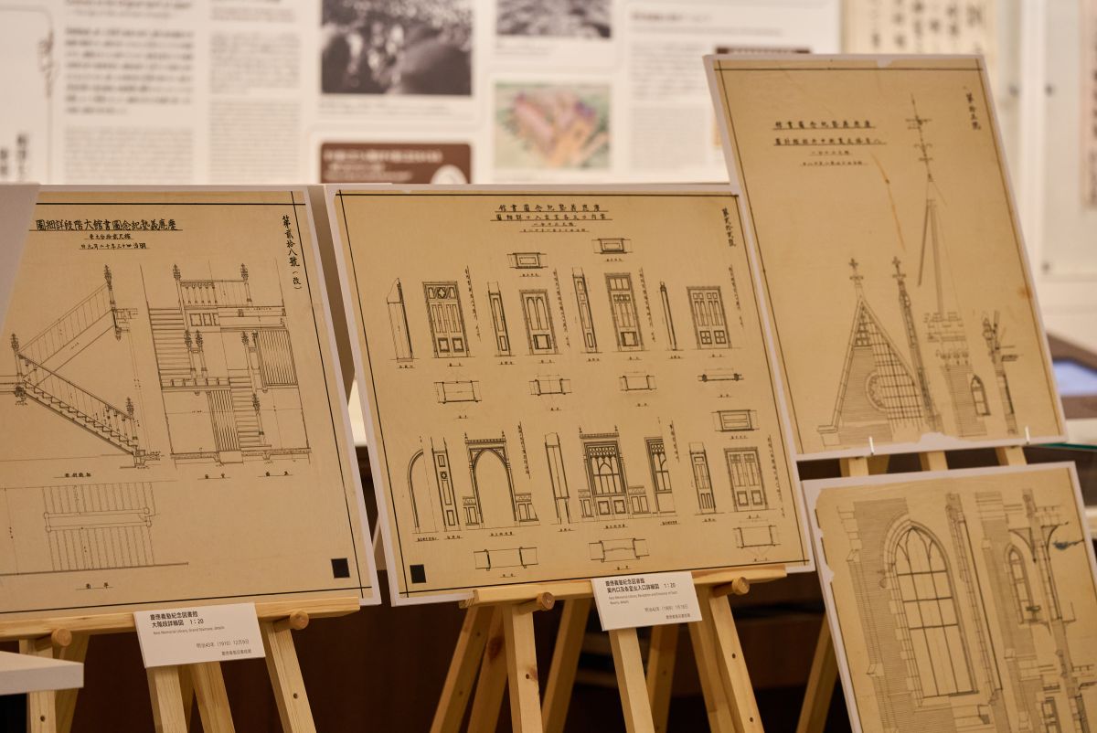 福澤諭吉記念 慶應義塾史展示館には見応えのある資料が展示される