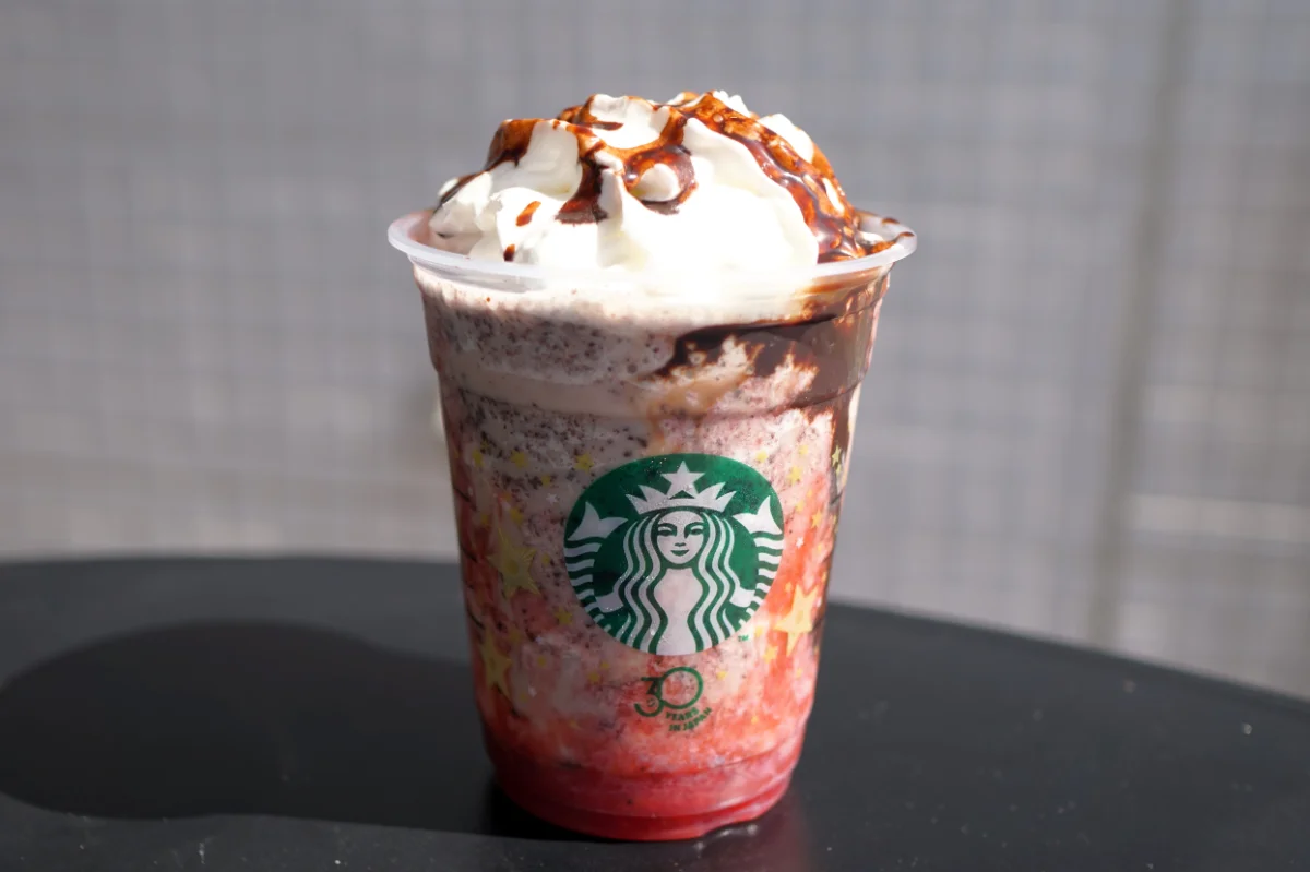 「イチゴ チョコレート フラペチーノ&reg;」