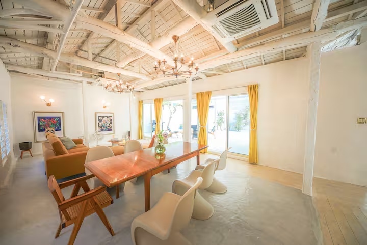 リビングダイニング／Photo：Airbnb