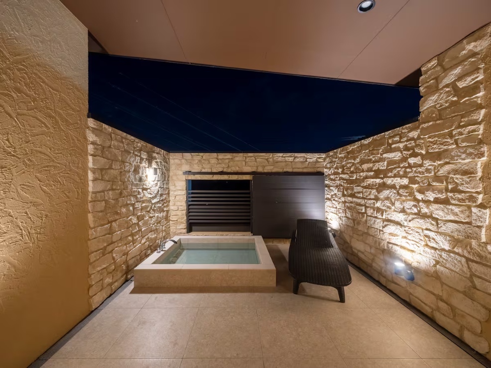 露天風呂／Photo：Airbnb