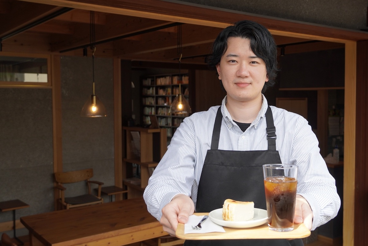 萌書房の白石慧さん